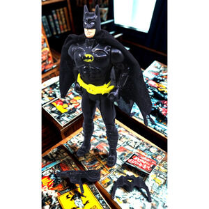 Batman Batrope Hidden Inside Belt 1989 ToyBiz Action Figure with Accessories
